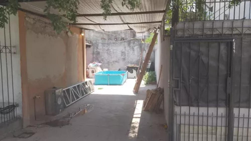 Casa En Venta - 2 Dormitorios 1 Baño - Cochera - 120mts2 - Rafael Castillo