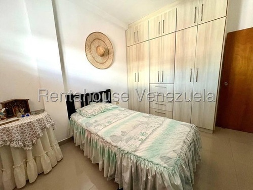 Casa En Venta Don Pepe Ubicado En Cabudare, Codigo 2 5 1 6 1 0 4, Mildred, Te Presento Esta Moderna Y Encantadora Casa Duplex En Conjunto Cerrado. Este Hogar Ofrece Un Ambiente De Comodidad Y Estilo