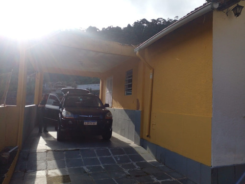 Casa 2 Qts Próximo A Praça Pasteur
