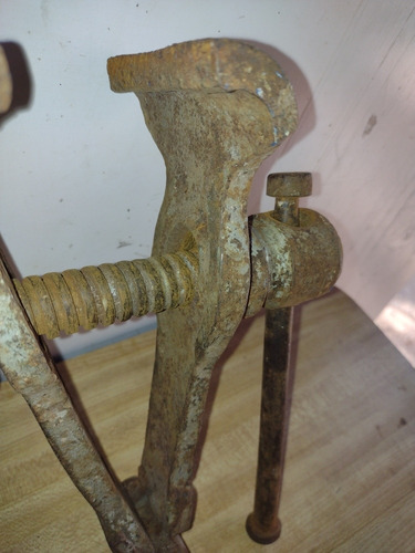 Morsa De Bancada Em Ferro Forjado (Usado)