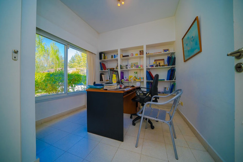 Imagen 5 de 30 de Alquiler Casa 6 Amb. En B. Cerrado Los Laureles