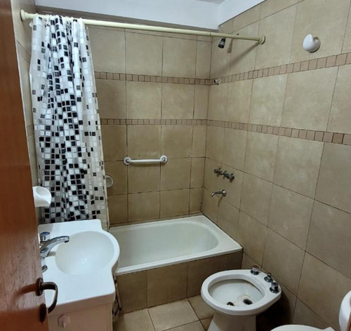 Departamento En Venta - 2 Dormitorios 1 Baño - Cochera - 55mts2 - San Clemente Del Tuyú