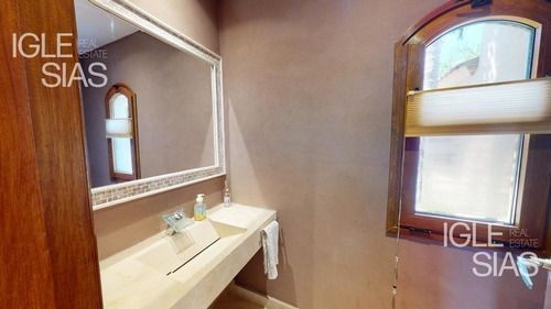 Casa En Venta Y Alquiler Al Lago En El Golf, Nordelta