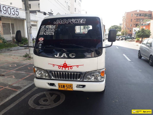 Jac 10-35 Estacas 4x2
