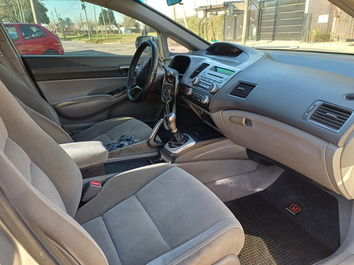 Honda Civic 1.8 Lxs Mt