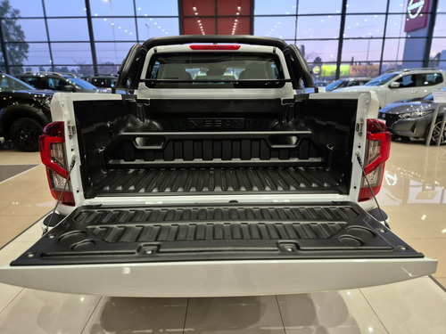 Nissan Frontier PRO4X 4X4 AUT