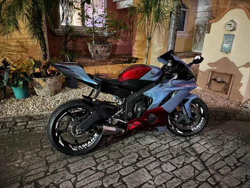 Yamaha R6