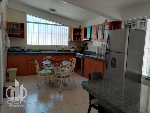 En Venta Casa Con Piscina En Higuerote + Anexo (pe)