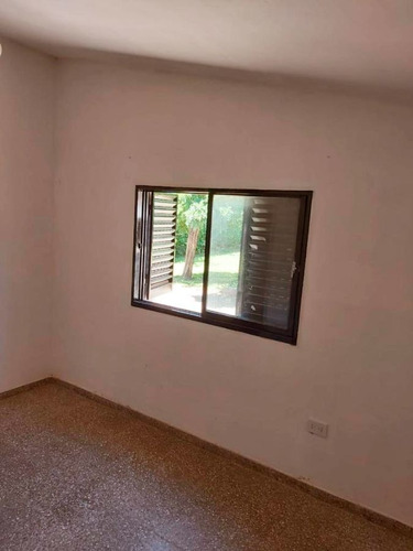 Imagen 4 de 10 de Hermosa Casa En Venta De 2 Dormitorios C/ Cochera En Tanti