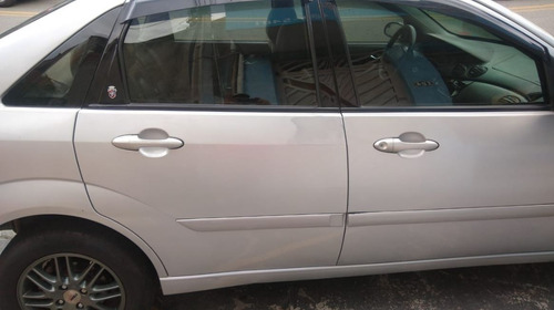 Ford Focus Ghia 2.0