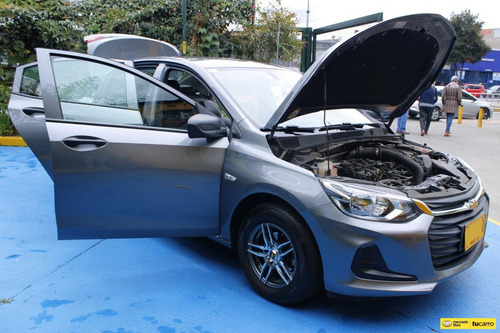 Imagen 12 de 25 de Chevrolet Onix