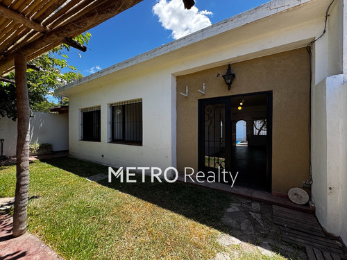 Casa En Venta 5 Ambientes En Don Torcuato Acepta Permuta Jardín Pileta Apto Crédito Parrilla Quincho