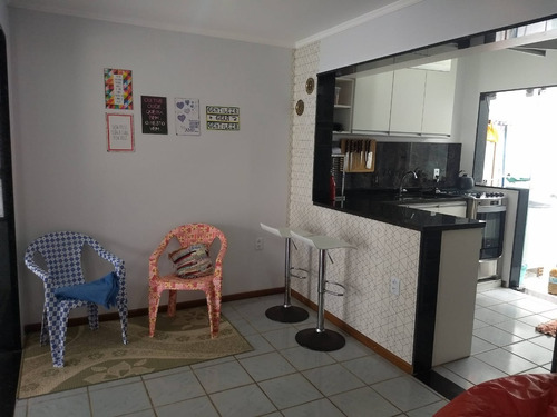 Casa Em Centro Com 2 Dormitórios - Su112