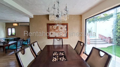 Hermosa Casa Con Excelentes Acabados, Ubicada En Una De Las Mejores, Zonas Del Trigal Norte, Cocina Equipada, Aires Acondicionados Y De Doble Nivel, Jardín Interno Con Jacuzzi, Balcón En La Habitación