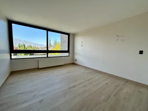 Duplex Con Jacuzzi Y Quincho Privado // 3d + 3b + Servicios