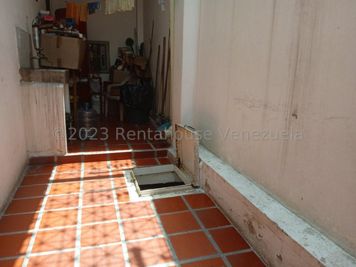 Estratégico Edificio En Venta Ubicado En Zona Céntrica Comercial De Barquisimeto Jr