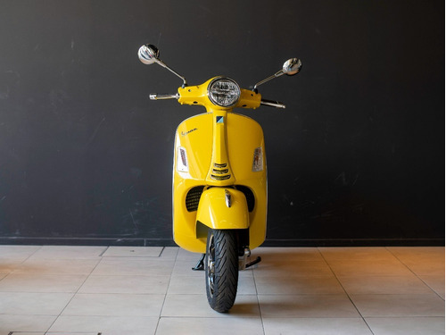 Imagen 19 de 25 de Vespa Gts Super 300 Amarilla Reserva Ya
