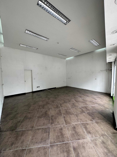 Imagen 5 de 13 de Excelente Local Doble Vidriera Sin Expensas Dueño Alquila Villa Urquiza - Villa Pueyrredon