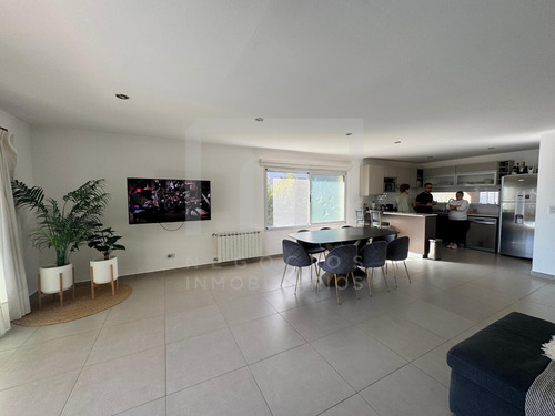 Casa En Venta En San Ferlipe Canning Village, Ezeiza