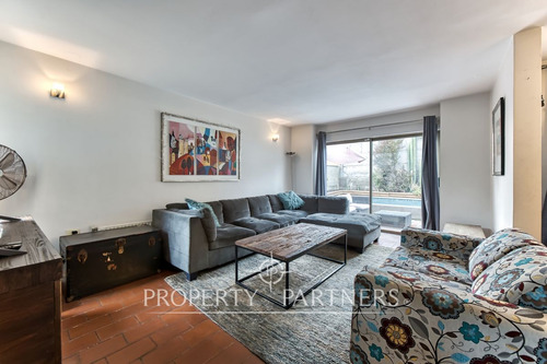 Casa Aislada En Barrio Residencial Consolidado P...
