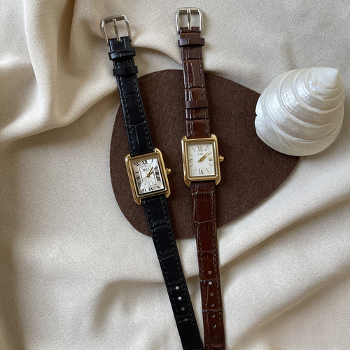 Reloj Romecoffee Con Marco Dorado Y Esfera Blanca Nórdica