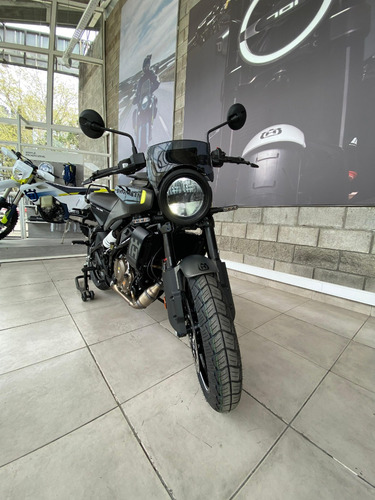 Husqvarna Svartpilen 250-fin@nci@la Cuota Fija-bluetooth-gps