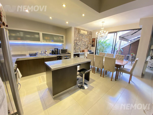 Imagen 21 de 30 de Si Amas A Tu Familia, Comprále Esta Casa Que Es Un Sueño (terraza Jardin Quincho) Devoto
