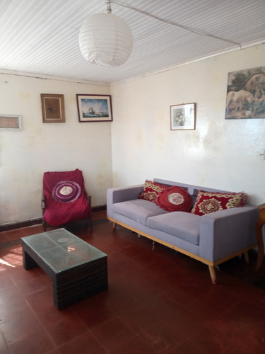 Gran Casa De 2 Pisos Con Patente De Hostal