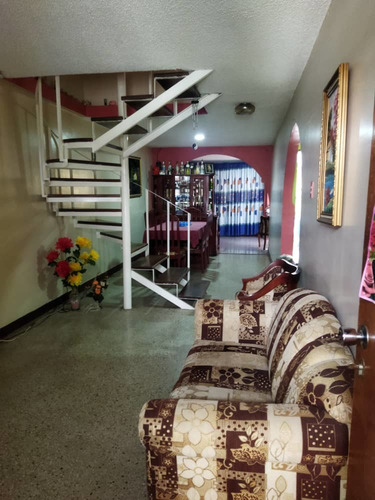 Imagen 5 de 10 de Km// Cómoda Casa En Urb. Altos De Paramillo Manzana 2