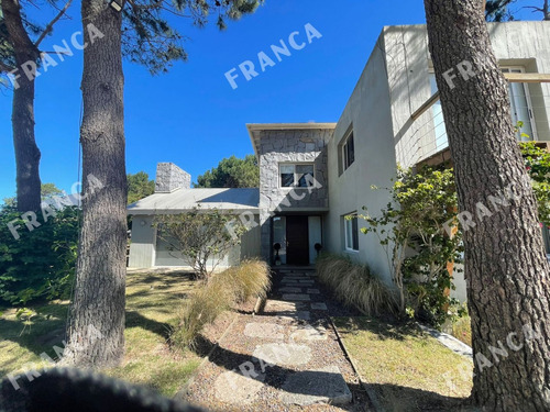 Casa En Barrio Cerrado En Jose Ignacio Con Seguridad Y Ameni (ref: Fro-57)