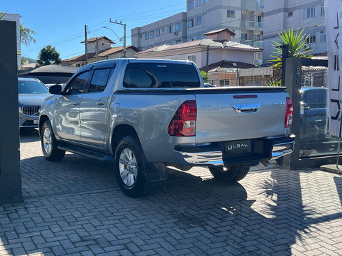Toyota Hilux CD SRV 4x2 2.7 Flex 16V Aut