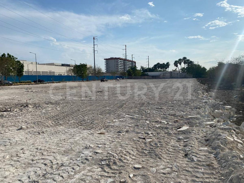 Excelente Terreno En Venta Ubicado En Periferico Harbor Y El Consulado Americano