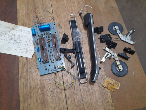 Algumas Peças Usadas Para Vitrola Philips 523 (Usado)