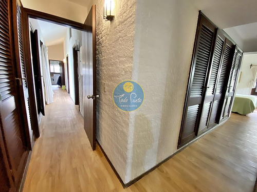 Hermosa Casa En Venta En Playa Mansa- Ref: 5929