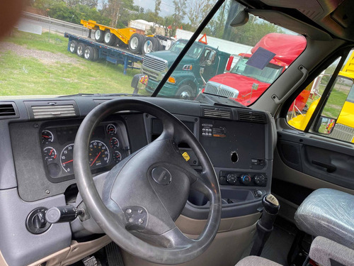 Imagen 9 de 13 de Camion De Volteo De 14 Mts Cabina Freightliner Cascadia