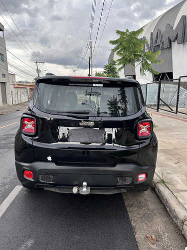Jeep Renegade 1.8 Flex Aut. 5p