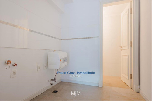 Apartamento En Venta De 3 Dormitorios En Rambla De Punta Carretas