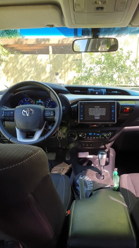 Toyota Hilux 2.8 Cd Srv 177cv 4x4 At 2019