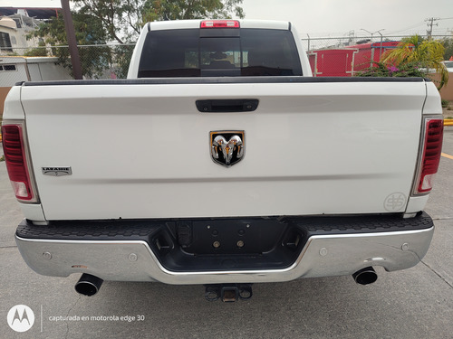 Dodge Ram 1500 LARAMIE 4X2 Doble Cab V8 5.7Lts. HEMI
