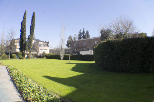 Departamento En Venta Ubicado En Las Mercedes, Pilar, G.b.a. Zona Norte