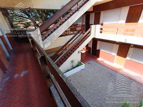 Departamento De 3 Ambientes Al Frente! Excelente Zona!!