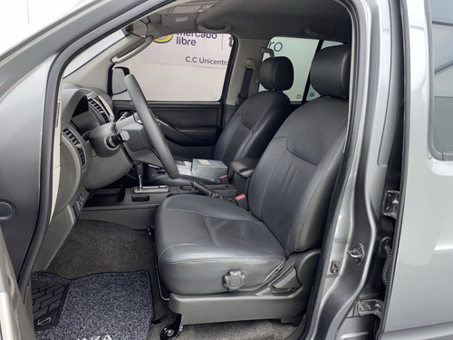 Imagen 15 de 25 de Nissan Navara High Lujo Le 2.5 Turbo