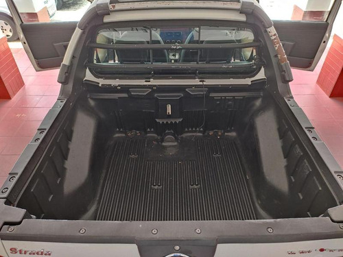 Fiat Strada Adv Locker Cd Dualogic 1.8 16v