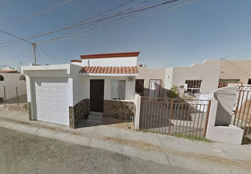 Casa En Perfecta Ubicacion Las Dunas. Lcv