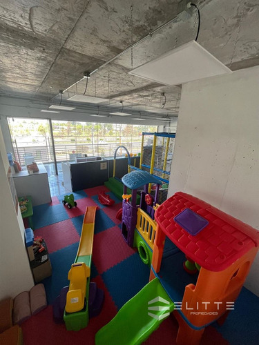 Venta Local Comercial El Descanso Con Estacionamiento