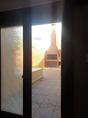 Imagen 18 de 23 de Urquiza Al 4300. Hermoso Chalet Con Piscina Y Posibilidad De Galpón. 800531