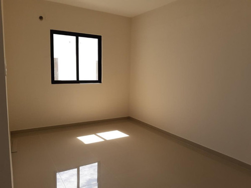 Imagen 9 de 20 de Lomas De La Rioja, Casa En Venta Con Roof Garden Y Vista A La Laguna