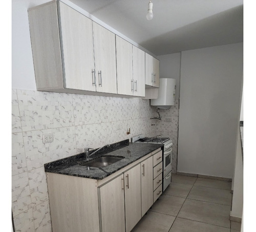 Imagen 4 de 13 de Vendo Departamento 2 Dormitorios, 2 Baños, Patio, Terraza Con Pileta B° A. Alberdi