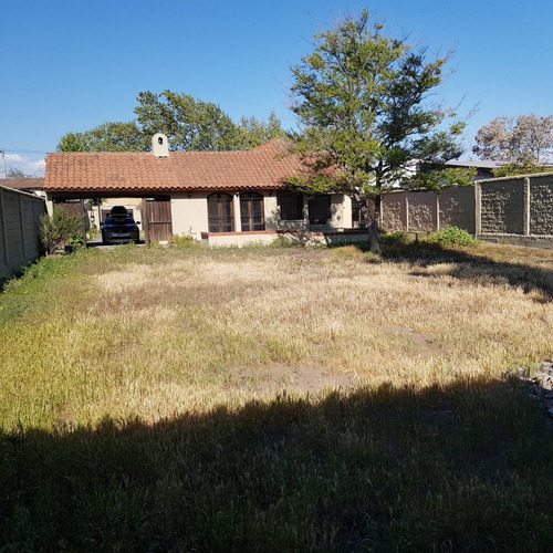 1130m2 Terreno Con Casa Aislada Bien Remodelada .