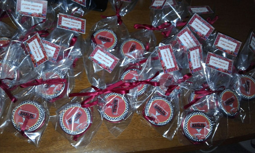 Latitas Personalizadas Rellenas Y Presentadas Con Tarjeta$25